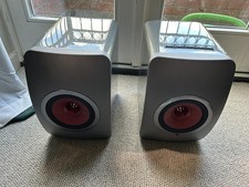 KEF LS50 Titanium Grey/Red